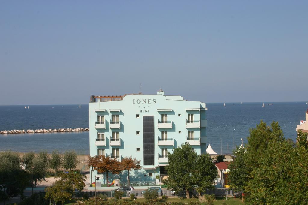 Hotel Iones Rimini Eksteriør bilde
